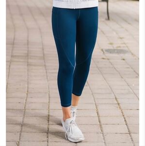 Zyia Light and Tight Capri Leggings